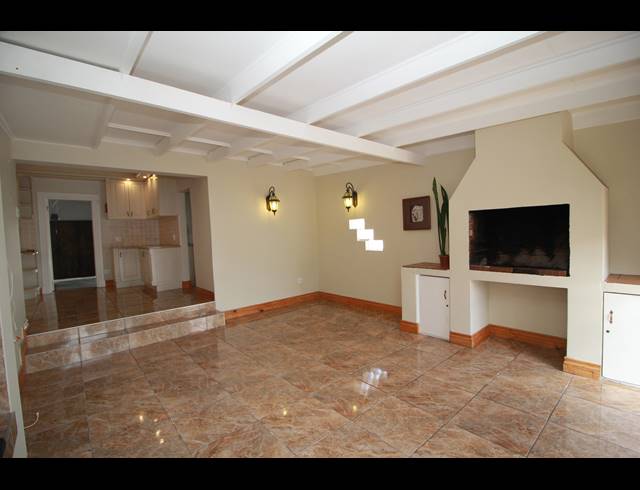 4 BEDROOM HOUSE FOR SALE IN HARTENBOS CENTRAL